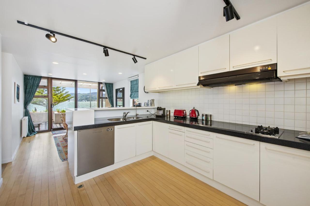 Bay Suites - 328 Oriental Parade Wellington Bagian luar foto