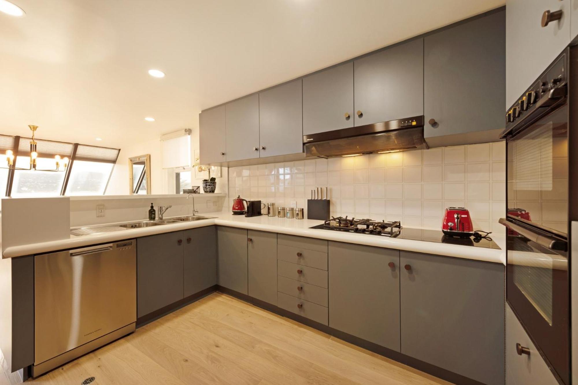 Bay Suites - 328 Oriental Parade Wellington Bagian luar foto