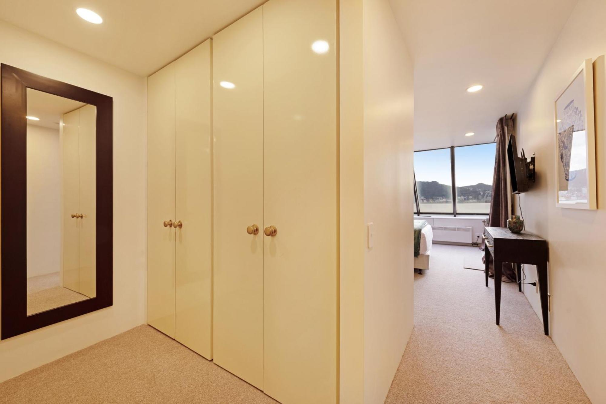 Bay Suites - 328 Oriental Parade Wellington Bagian luar foto