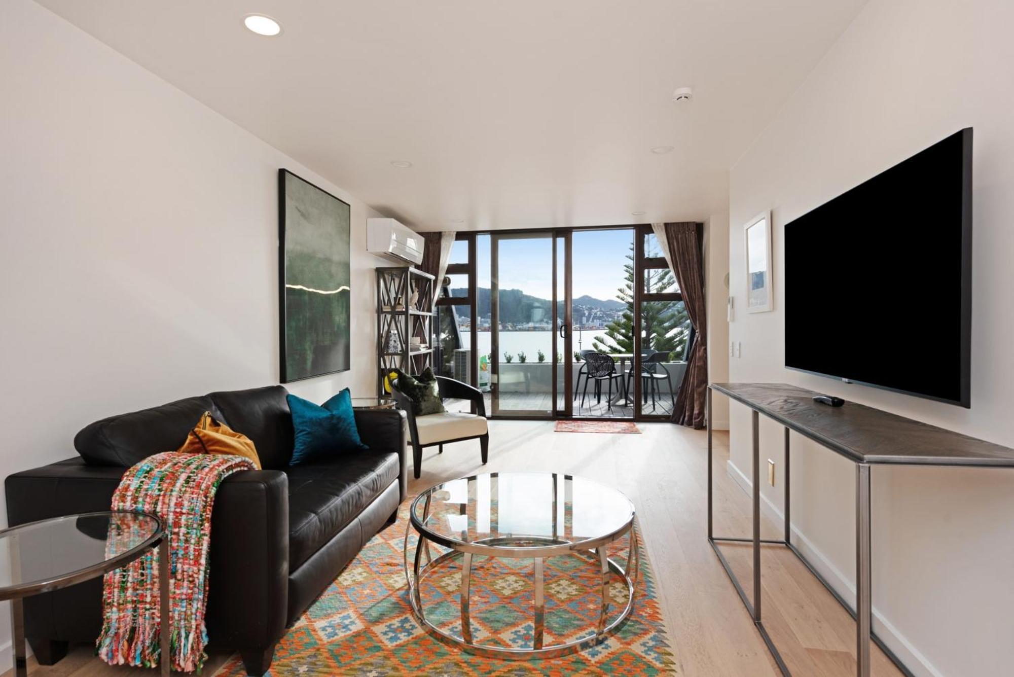 Bay Suites - 328 Oriental Parade Wellington Bagian luar foto